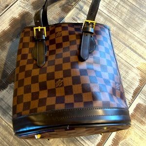 Knock off Louis Vuitton bucket purse